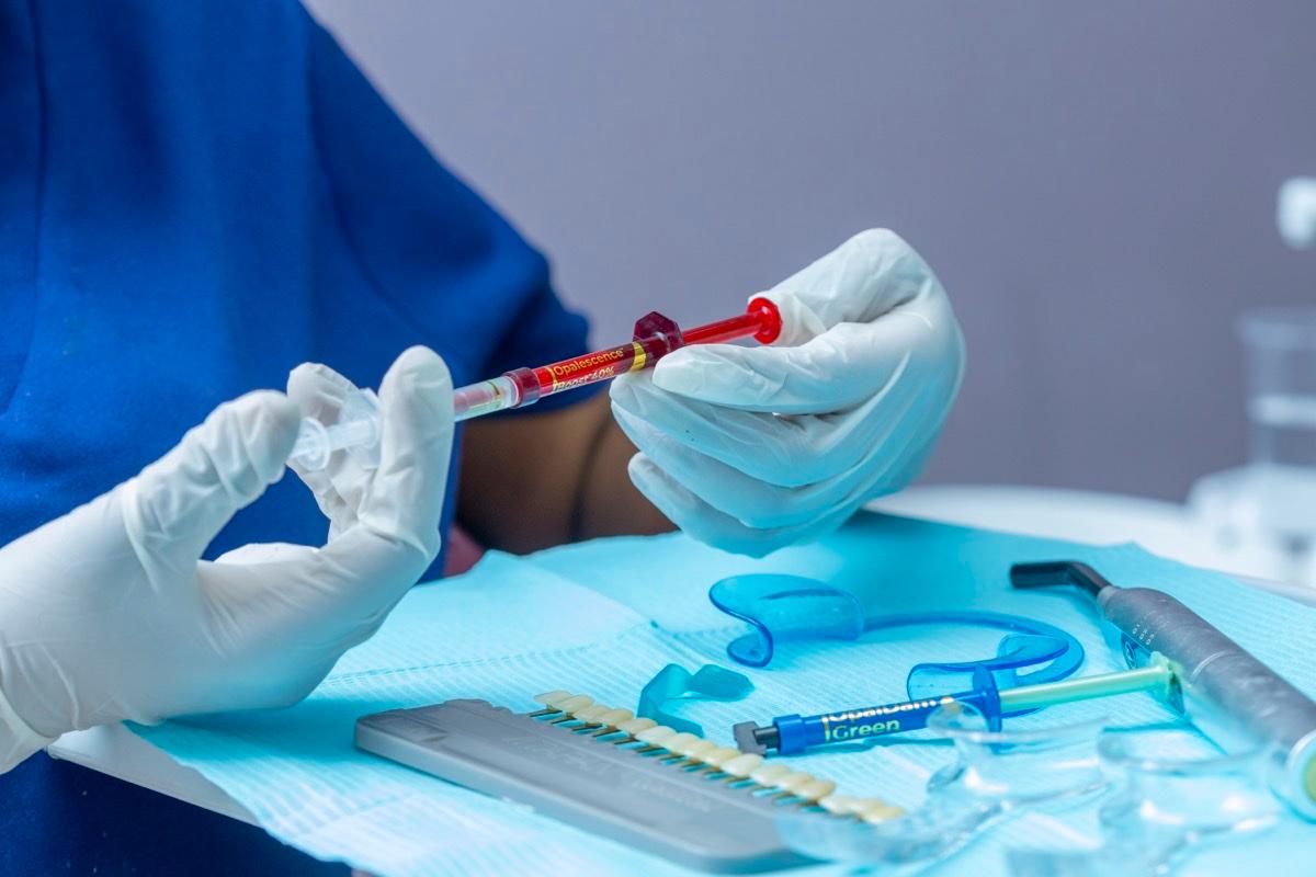 Tratamiento de Blanqueamiento / Rehabilitación Estética en Renova Dental